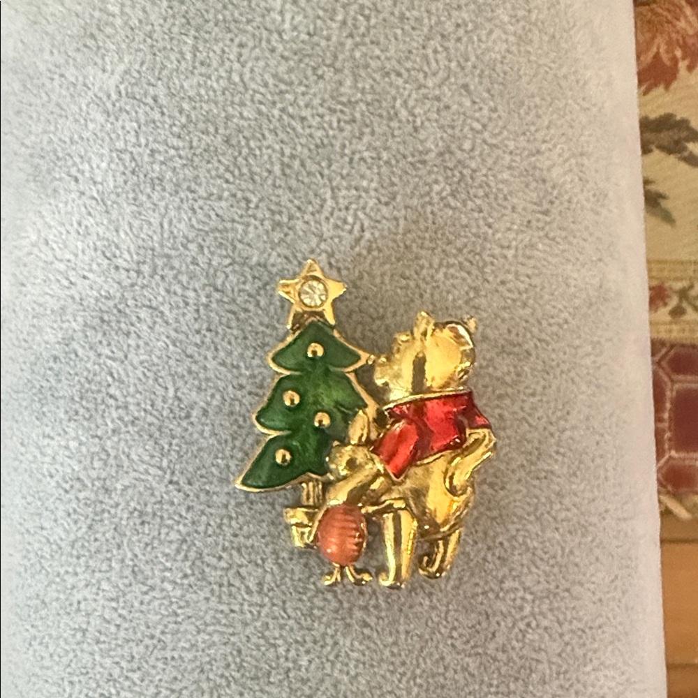 vintage  Disney Winnie the Pooh and Piglet looking at a Christmas tree brooch